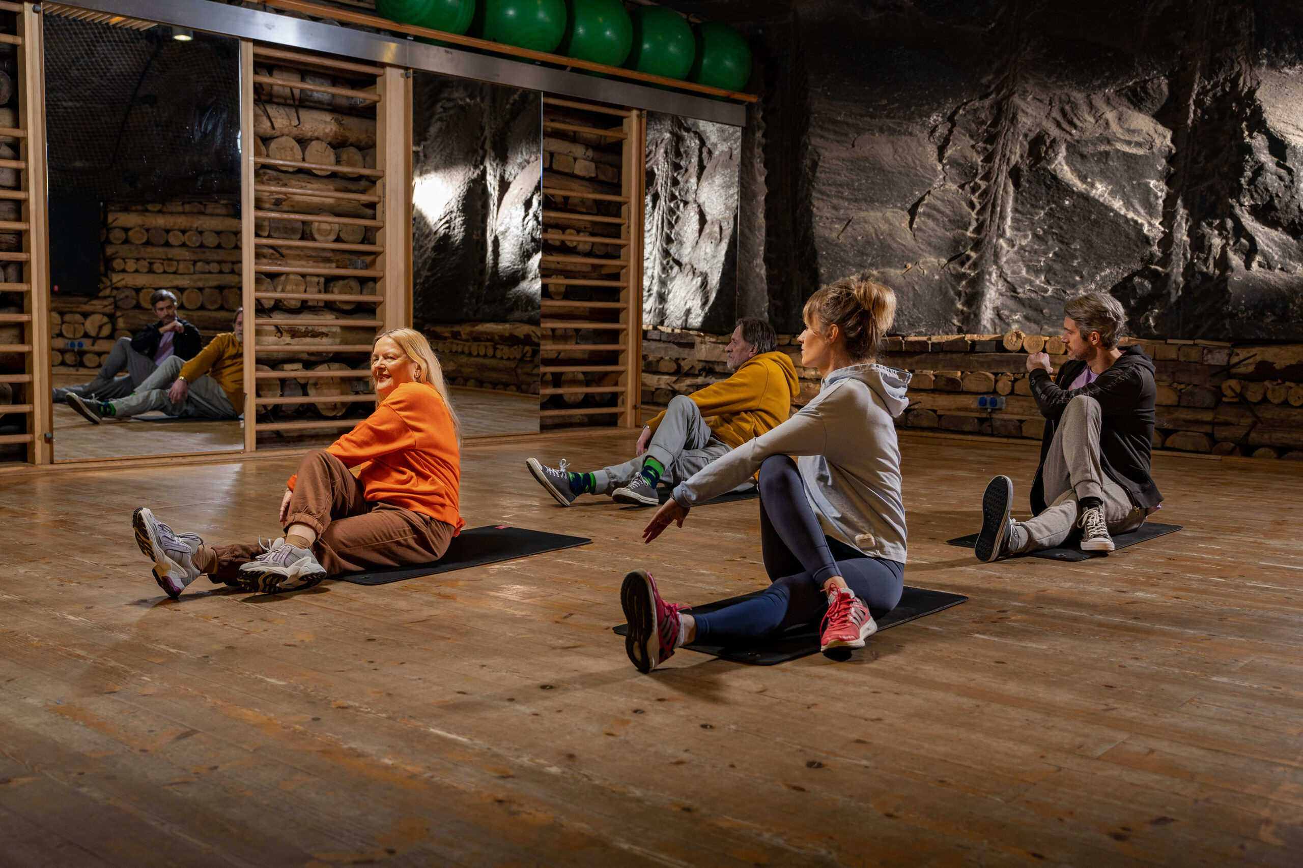 Rehabilitacja po urazach a mikroklimat solny – jak połączyć zwiedzanie z odpoczynkiem?